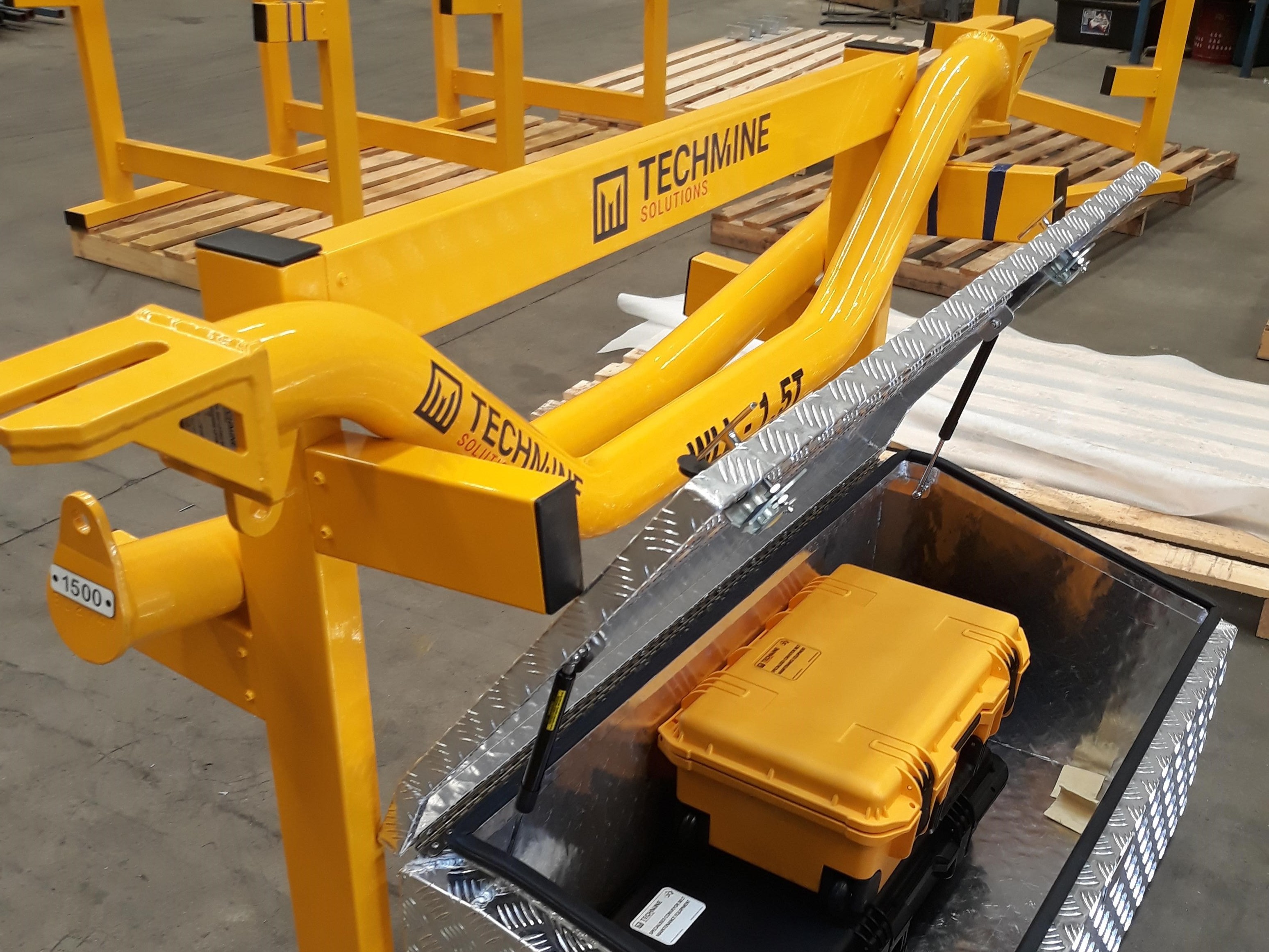 Why Doesn’t A Conveyor Belt Lifter Demand The Same Respect As A Car Jack Does For A Car?